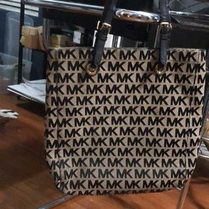 MK Large tote black and gray with matching wallet